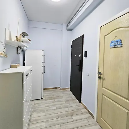 Apartment 6 Persoane Navodari